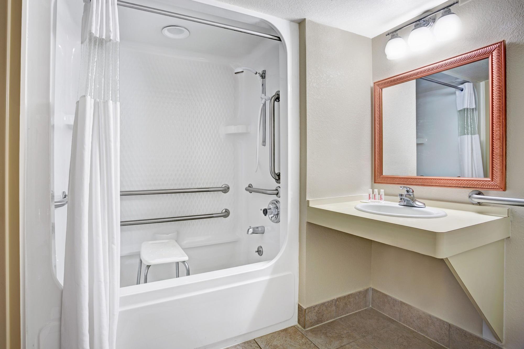 Travelodge By Wyndham Iowa City Eksteriør bilde