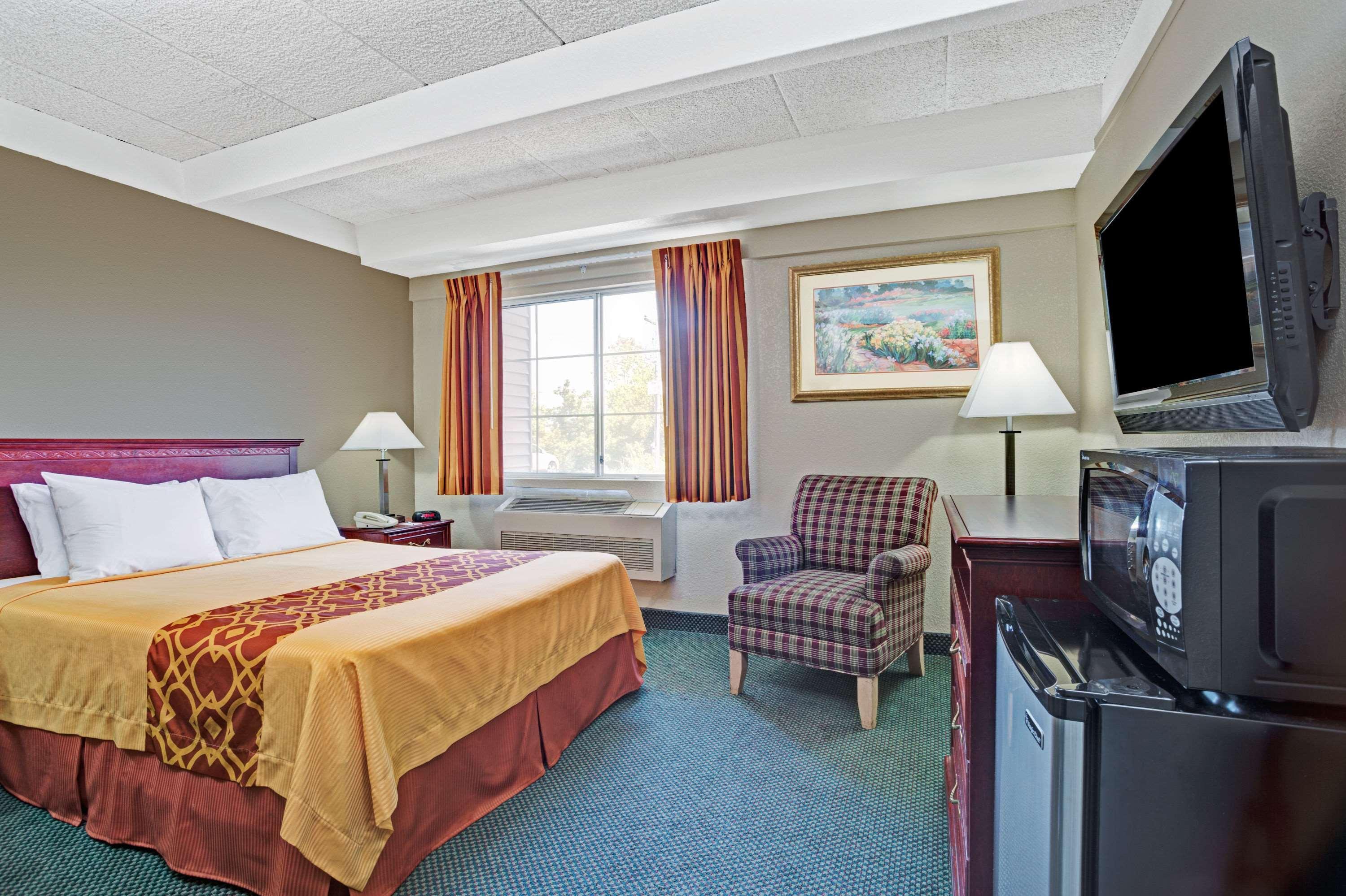 Travelodge By Wyndham Iowa City Eksteriør bilde